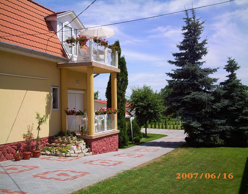 Aniko Apartmanhaz Balatonföldvár 외부 사진